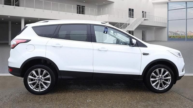 Frozen white Used 2019 Ford Kuga Titanium SUV | £9,975 (Fair price) - Image 1/4
