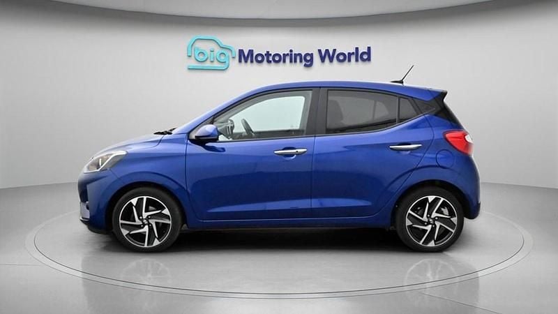 Used Hyundai i10 Premium 84 HP (61 kW) 2023 Blue Hatchback