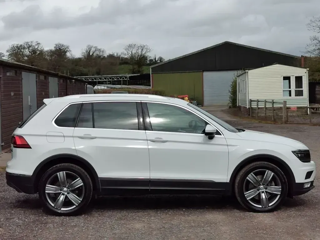 Usado VW Tiguan SEL 190 HP (139 kW) 2017 Branco SUV