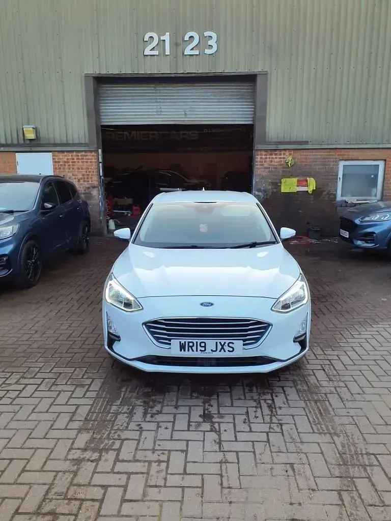 Używany Ford Focus Zetec 125 KM (91 kW) 2019 Biały Hatchback