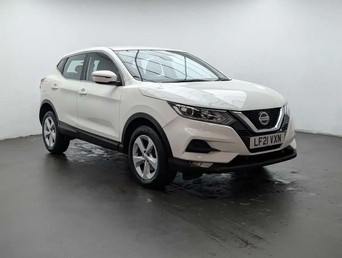 Used Nissan Qashqai Acenta Premium 158 HP (116 kW) 2021 White SUV