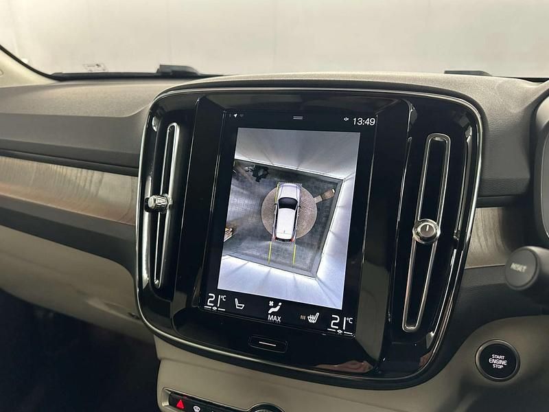 Used Volvo XC40 Inscription 190 HP (139 kW) 2020 White SUV