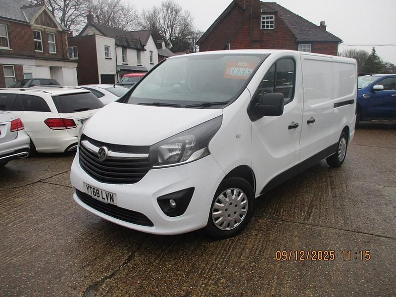 White Used 2018 Vauxhall Vivaro Sportive MPV | £9,995 (Fair price) - Image 1/4