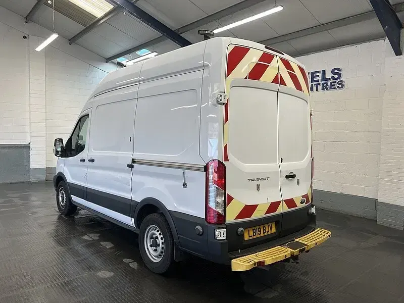 Used Ford Transit 130 HP (95 kW) 2019 White Van