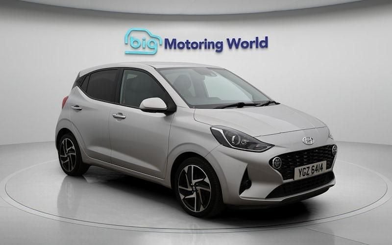 Used Hyundai i10 Premium 84 HP (61 kW) 2023 Silver Hatchback