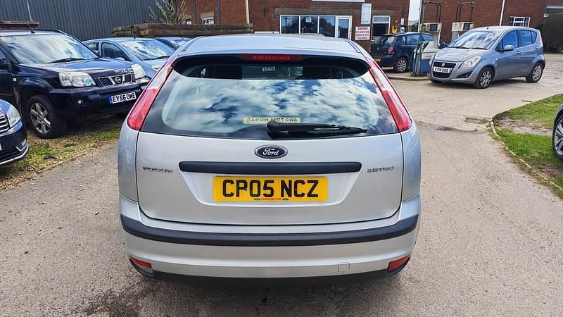 Used Ford Focus Zetec 115 HP (84 kW) 2005 Silver Hatchback