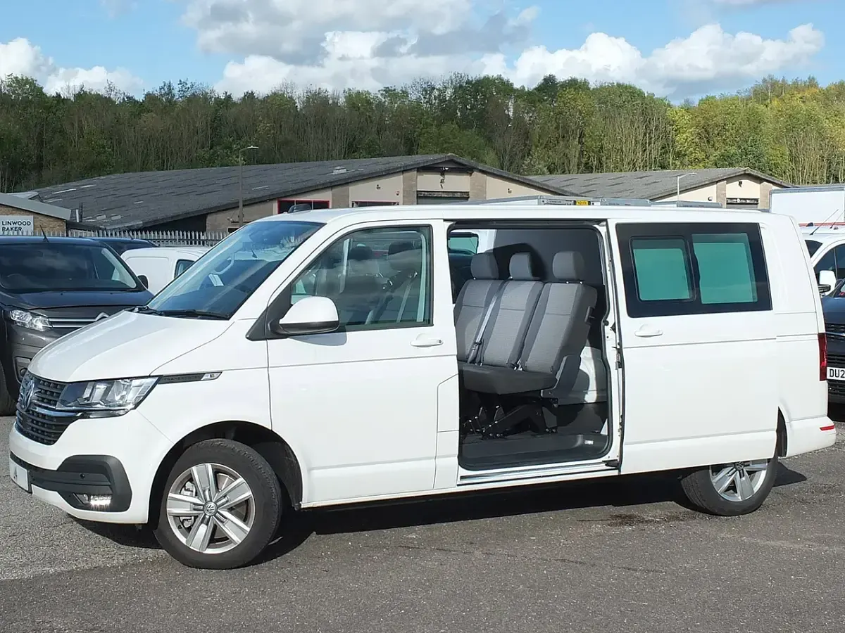 Used VW T7 Highline 150 HP (110 kW) 2024 White Van