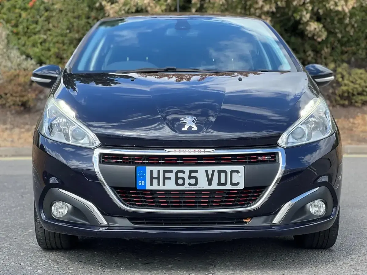 Used Peugeot 208 GT-line 108 HP (79 kW) 2015 Blue Hatchback