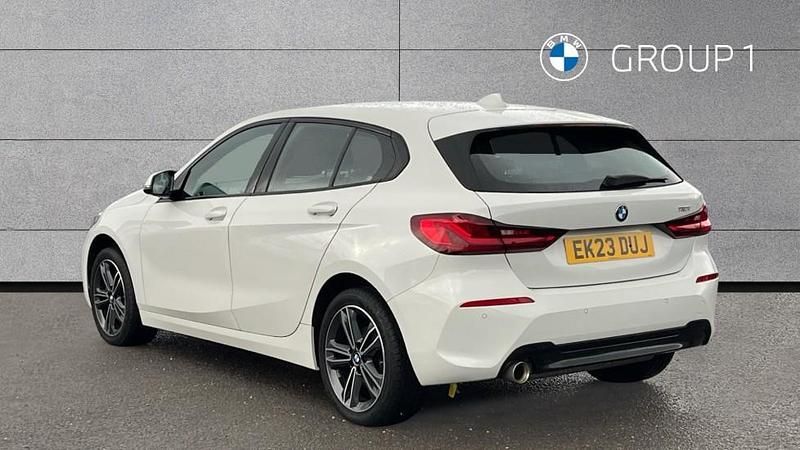 Used BMW 118 Sport Line 136 HP (100 kW) 2023 White Hatchback