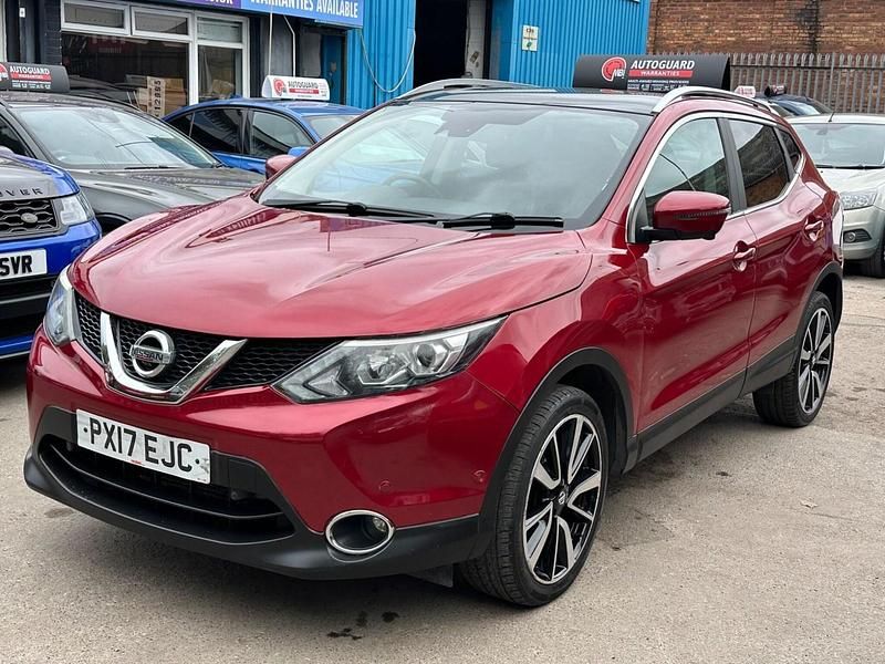 Used Nissan Qashqai Tekna 115 HP (84 kW) 2017 Red SUV