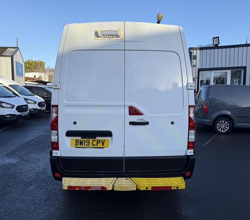 Used Vauxhall Movano 130 HP (95 kW) 2019 White MPV