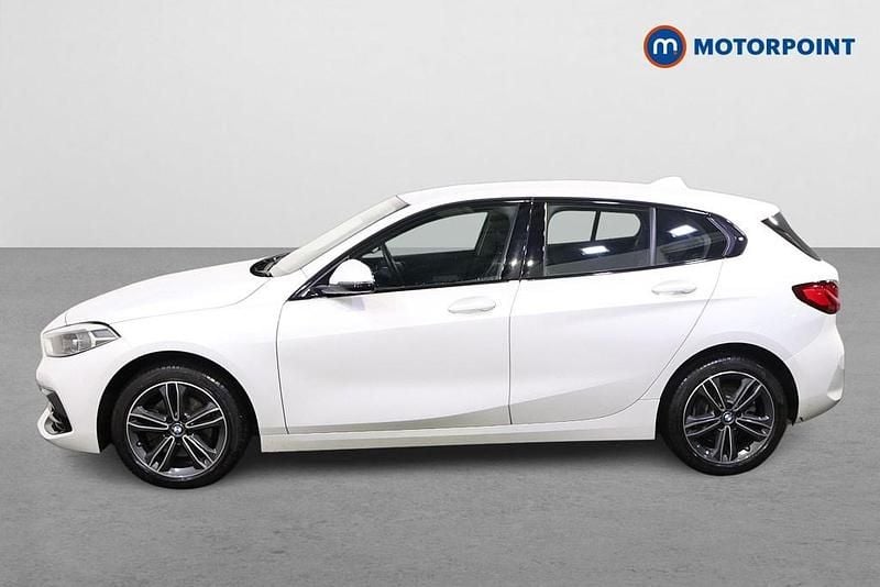 Used BMW 118 Sport Line 2022 White Hatchback