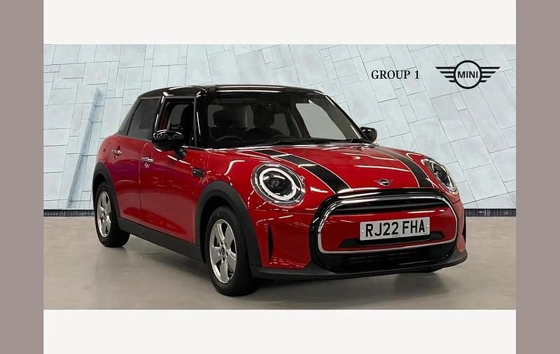 Used Mini Cooper Classic 136 HP (100 kW) 2022 Red Hatchback