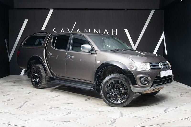 Used Mitsubishi L200 2015 Brown Pickup