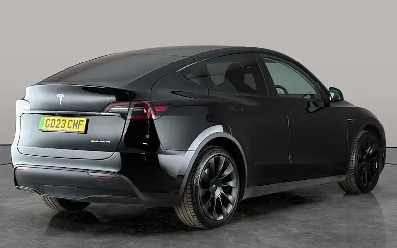 Used Tesla Model Y Long Range AWD 286 kW (389 HP) 2023 Black SUV