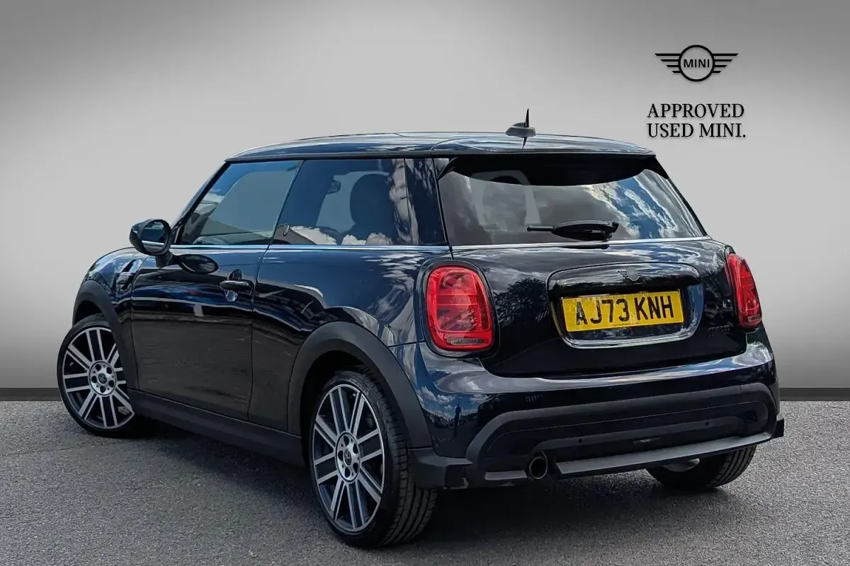 Used Mini Cooper Exclusive 134 HP (98 kW) 2024 Black Hatchback