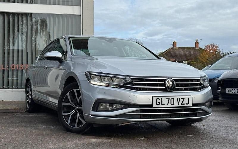 Used VW Passat SEL 150 HP (110 kW) 2020 Silver Sedan