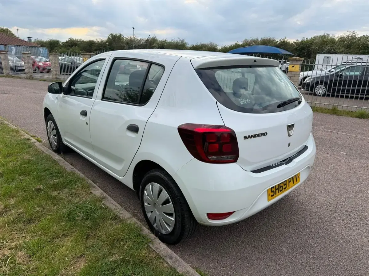 Usado Dacia Sandero Essentiel 90 HP (66 kW) 2019 Branco Citadino
