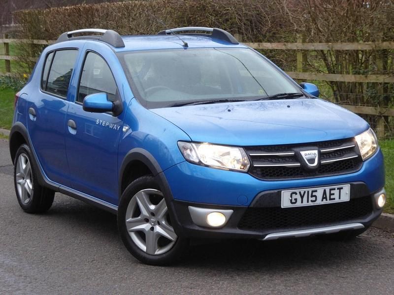 Used Dacia Sandero Lauréate 2015 Blue Hatchback