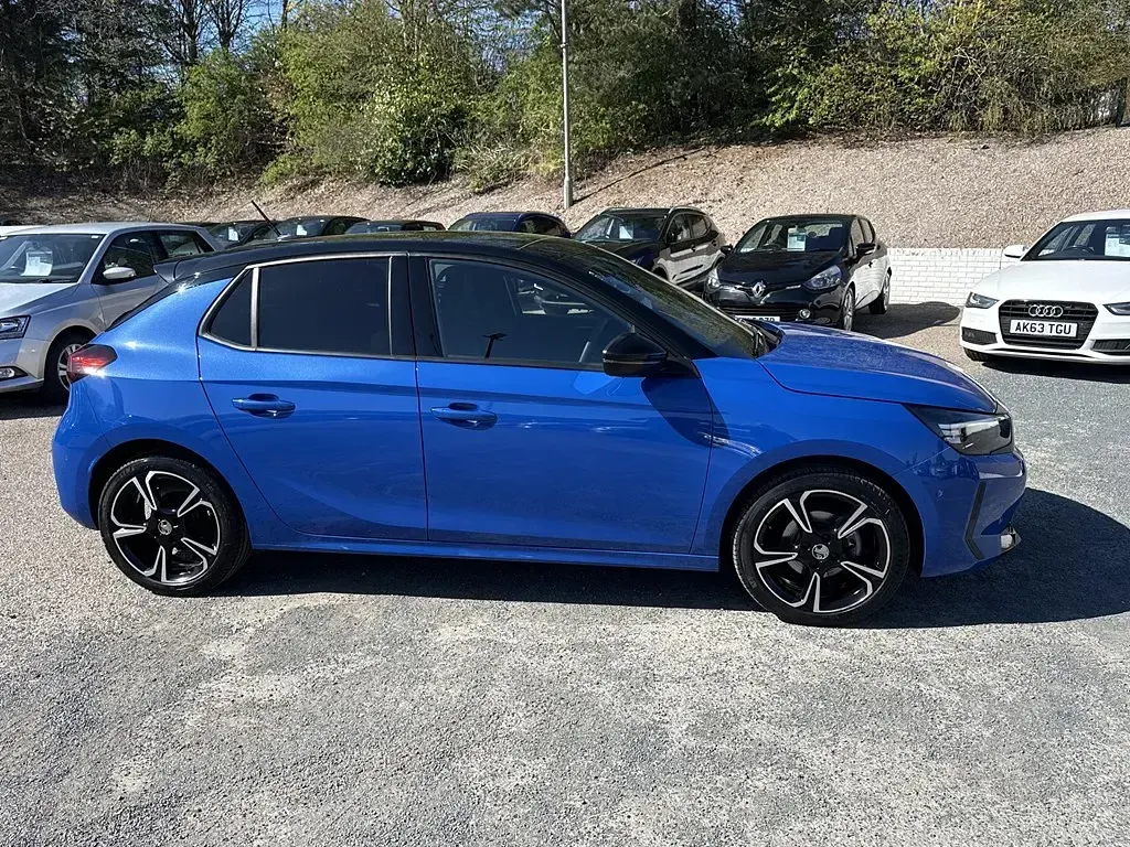 Second-hand Vauxhall Corsa 2023 Albastru Hatchback