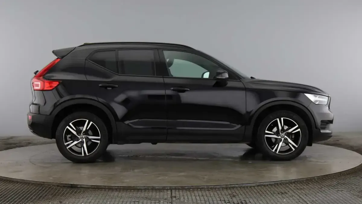 Used Volvo XC40 R-Design 161 HP (118 kW) 2022 SUV