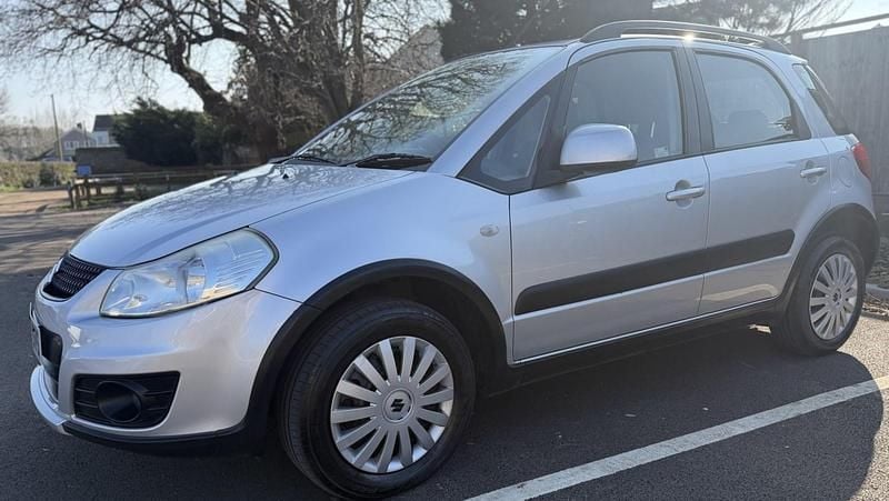 Used Suzuki SX4 SZ3 120 HP (88 kW) 2013 Silver Hatchback