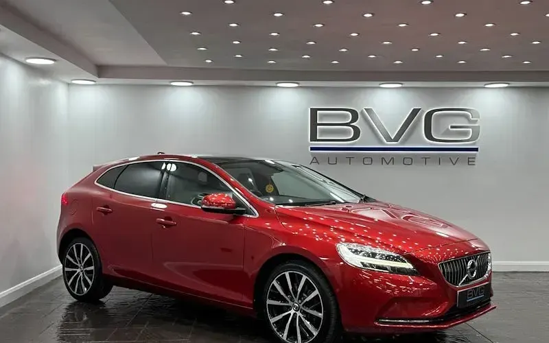 Used Volvo V40 Inscription 150 HP (110 kW) 2019 Hatchback