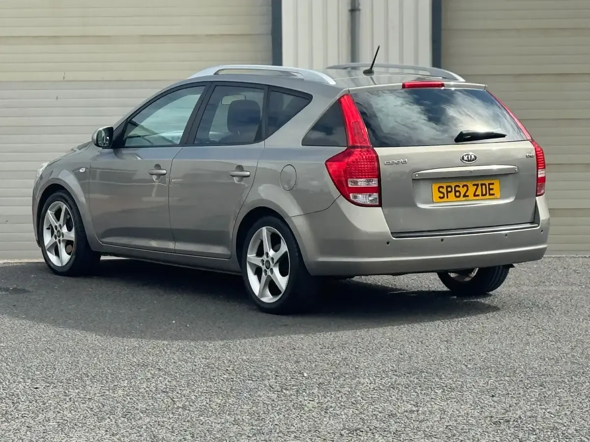 Used Kia Ceed 2012 Silver Hatchback