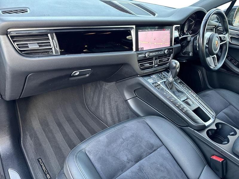 Used Porsche Macan 354 HP (260 kW) 2020 Black SUV