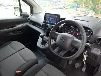 Used Citroën Berlingo 100 HP (73 kW) 2023 White MPV