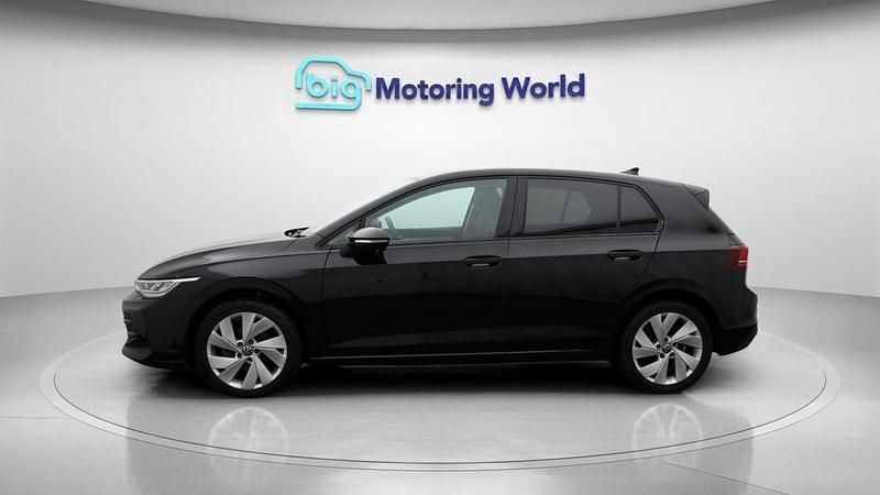 Second-hand VW Golf VIII Match 148 CP (108 kW) 2024 Negru Hatchback