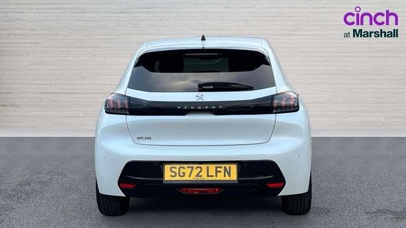 Used Peugeot 208 Allure+ 101 HP (74 kW) 2022 White Hatchback