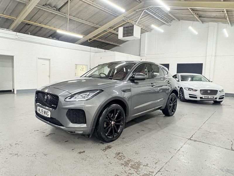 Usado Jaguar E-Pace R-Dynamic 180 HP (132 kW) 2019 Cinzento SUV