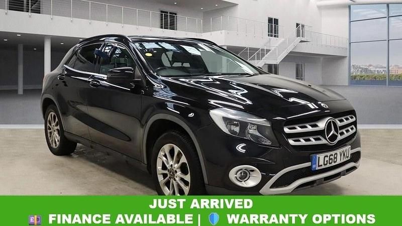 Used Mercedes GLA200 Executive 156 HP (114 kW) 2018 Black SUV