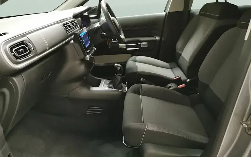 Begagnad Citroën C3 PureTech 83 HK (61 kW) 2023 Grå Halvkombi