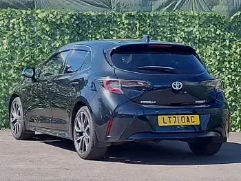 Used Toyota Corolla 122 HP (89 kW) 2021 Black Hatchback