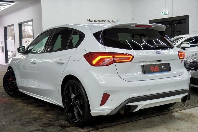 Used Ford Focus ST 280 HP (205 kW) 2019 White Hatchback