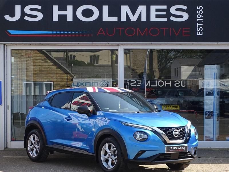 Begagnad Nissan Juke N-Connecta 2020 Blå SUV