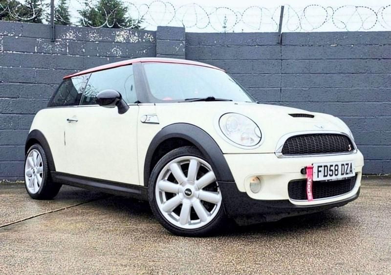 Used Mini Cooper S Hatch 175 HP (128 kW) 2009 White Hatchback