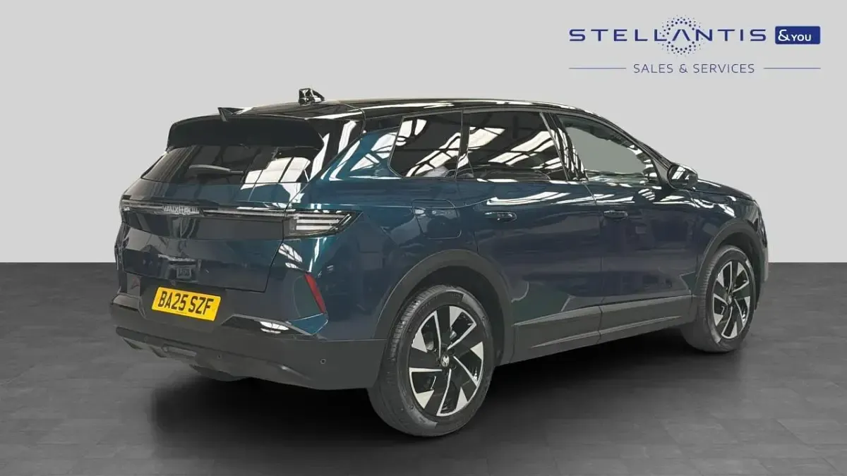 Used Vauxhall Grandland X GSe 143 HP (105 kW) 2025 Blue SUV