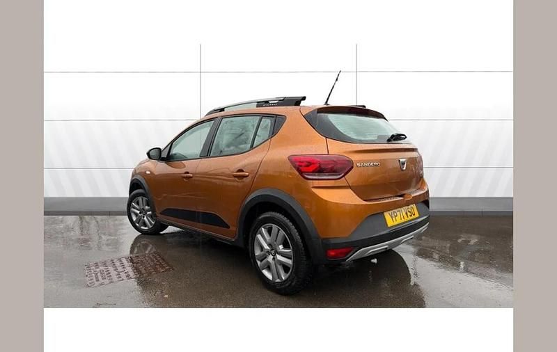 Used Dacia Sandero Comfort 90 HP (66 kW) 2022 Orange SUV