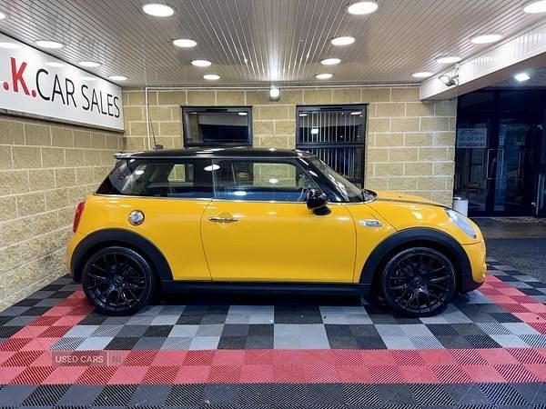 Used Mini Cooper S Hatch 189 HP (139 kW) 2014 Orange Hatchback