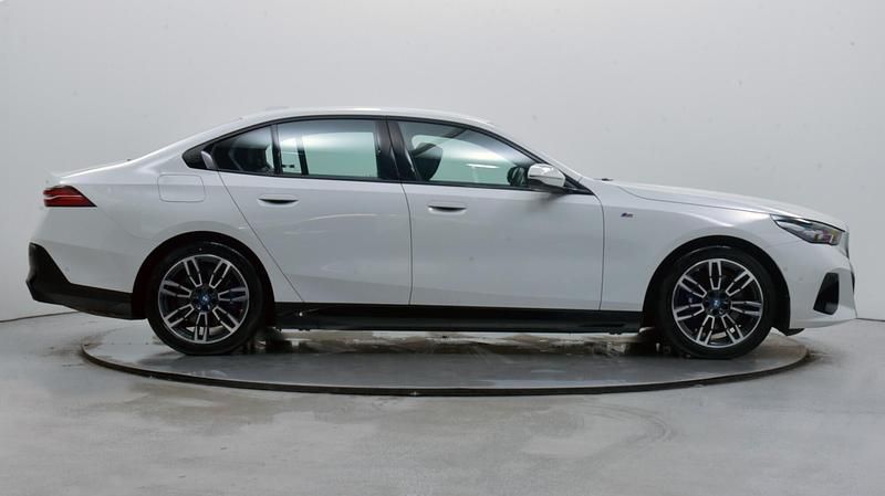 Used BMW i5 M Sport 250 kW (340 HP) 2024 White Sedan