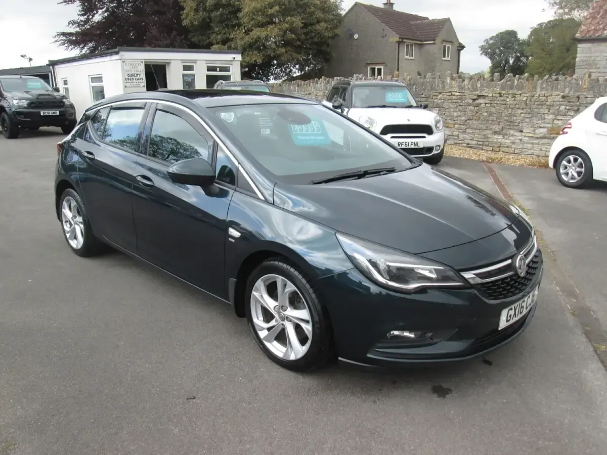 Second-hand Vauxhall Astra SRi 200 CP (147 kW) 2016 Verde Hatchback