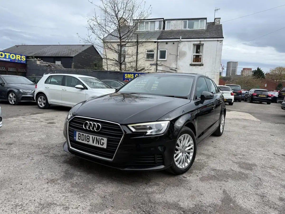 Used Audi A3 Sportback Advanced 150 HP (110 kW) 2018 Black Hatchback