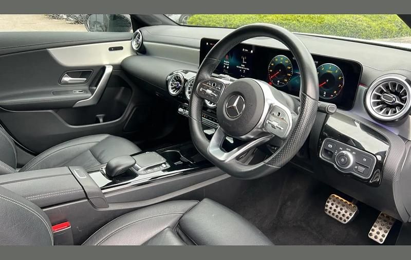 Used Mercedes CLA200 Executive 161 HP (118 kW) 2023 White Coupe