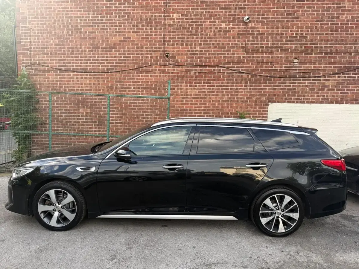 Used Kia Optima GT-Line S 139 HP (102 kW) 2017 Black Estate