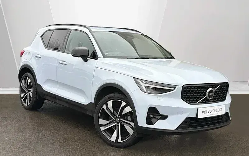 Usado Volvo XC40 Ultra 163 HP (119 kW) 2025 SUV