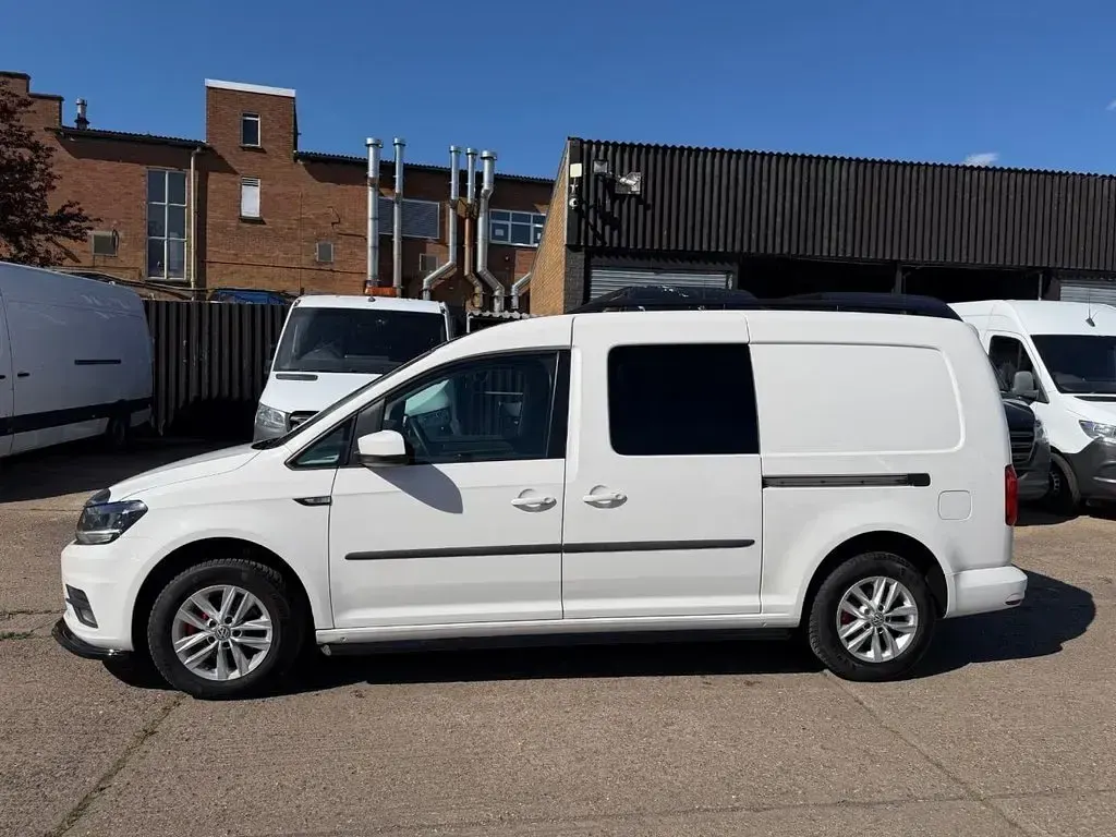 Used VW Caddy Maxi Highline 100 HP (73 kW) 2020 White MPV
