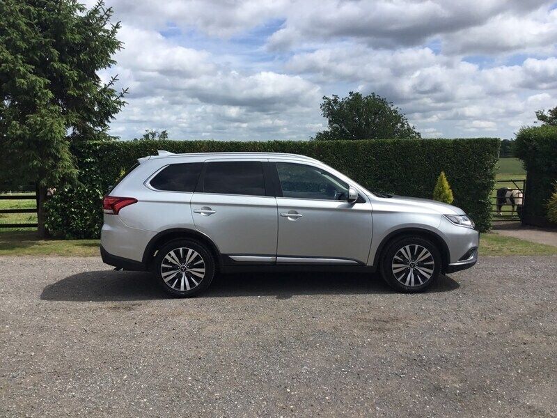 Silver Used 2019 Mitsubishi Outlander SUV | £10,495 (Fair price) - Image 1/4